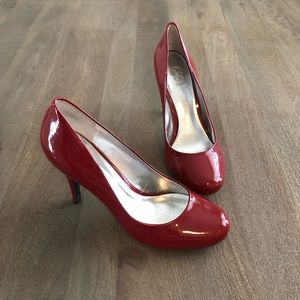 Jessica Simpson pumps